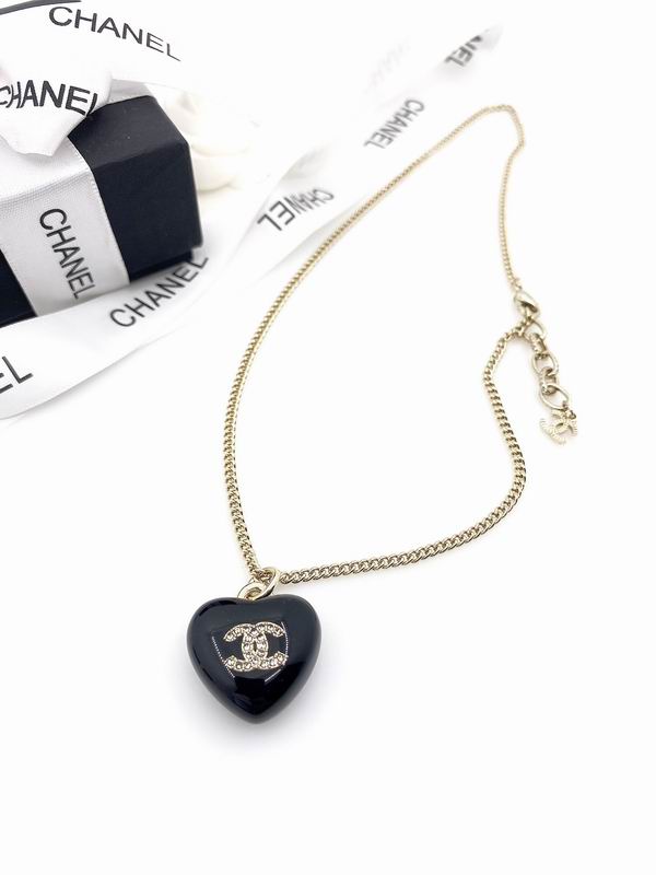 Chanel necklace 1lyx26